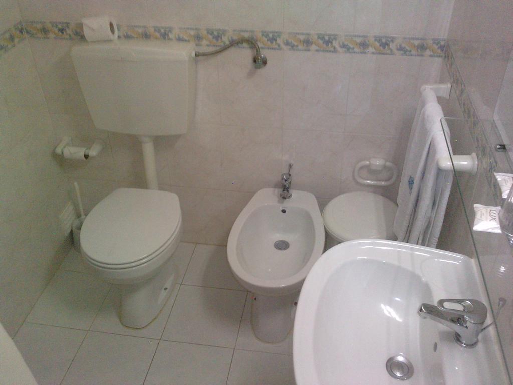 Residencial Nosso Paraiso Bed & Breakfast Quarteira Oda fotoğraf