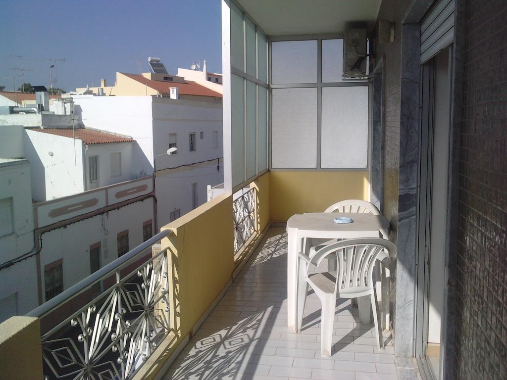 Residencial Nosso Paraiso Bed & Breakfast Quarteira Oda fotoğraf