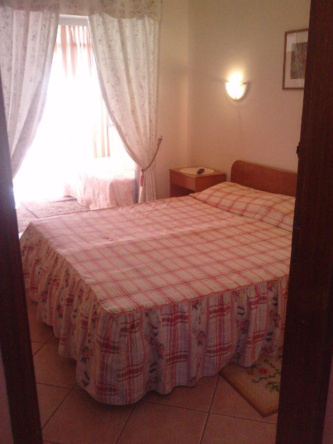 Residencial Nosso Paraiso Bed & Breakfast Quarteira Oda fotoğraf
